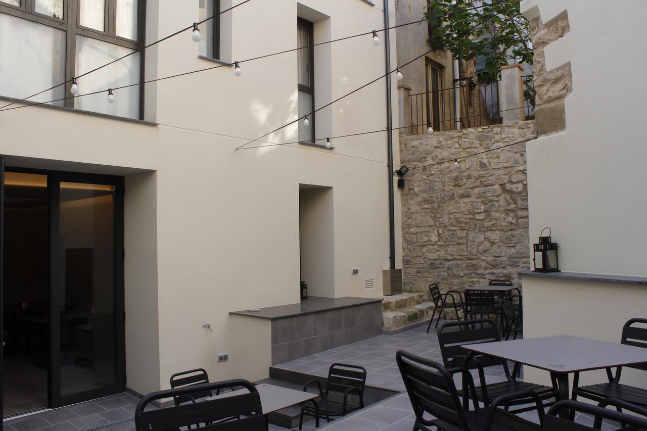 Hostal Universitat サルベラ エクステリア 写真