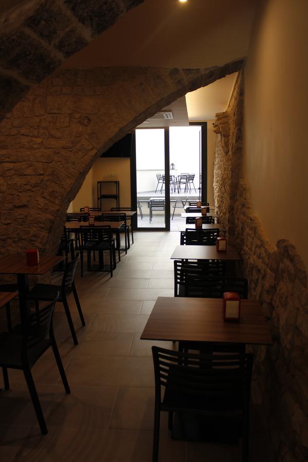 Hostal Universitat サルベラ エクステリア 写真