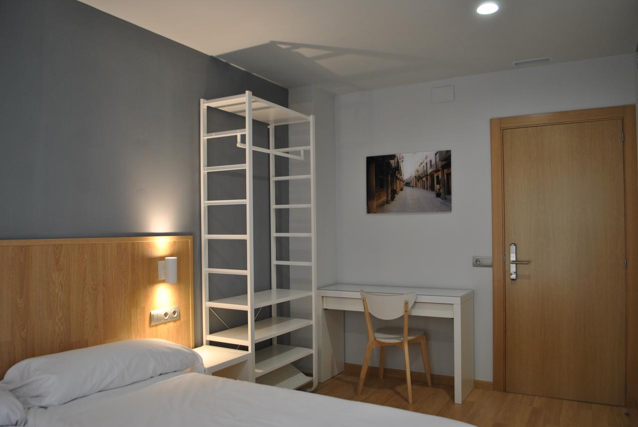 Hostal Universitat サルベラ エクステリア 写真