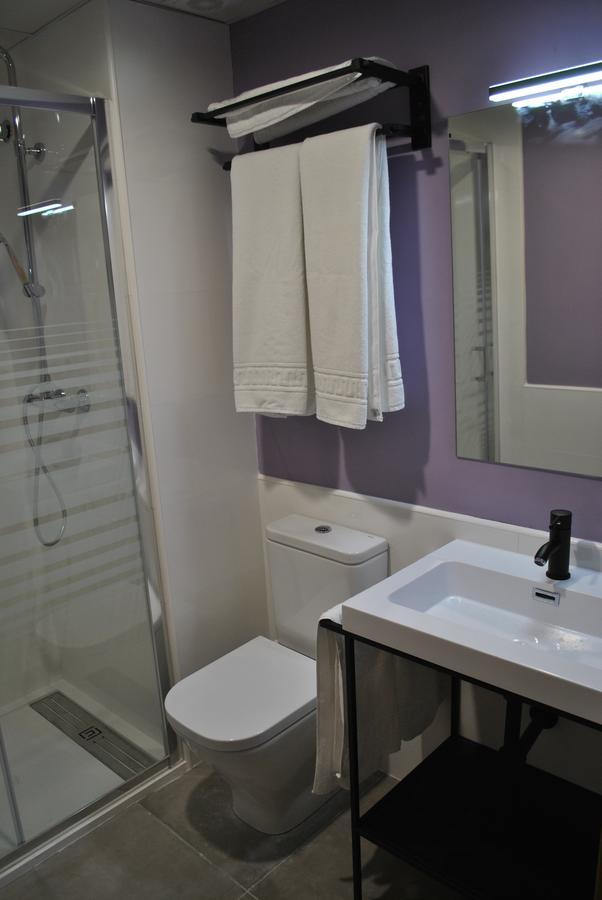 Hostal Universitat サルベラ エクステリア 写真