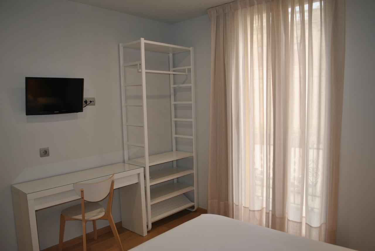 Hostal Universitat サルベラ エクステリア 写真