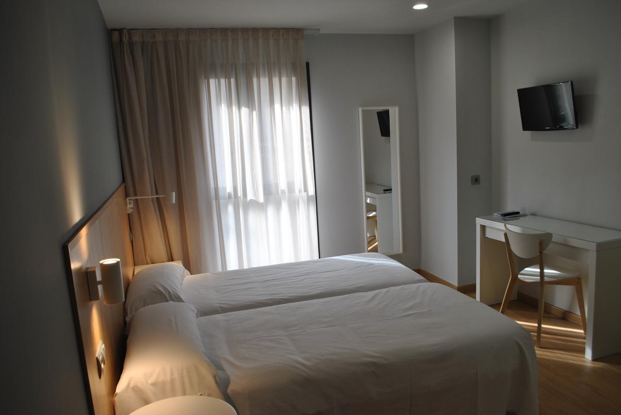 Hostal Universitat サルベラ エクステリア 写真