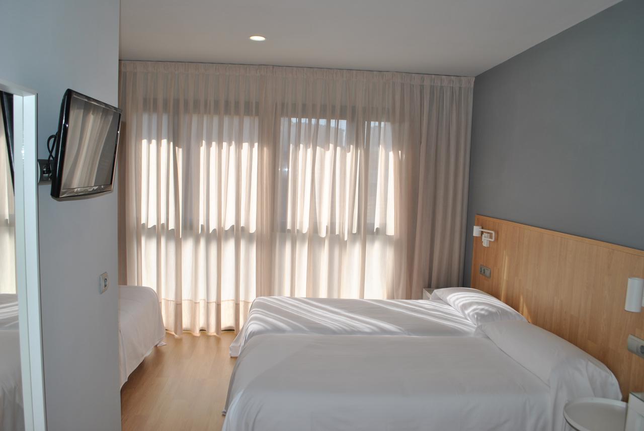 Hostal Universitat サルベラ エクステリア 写真