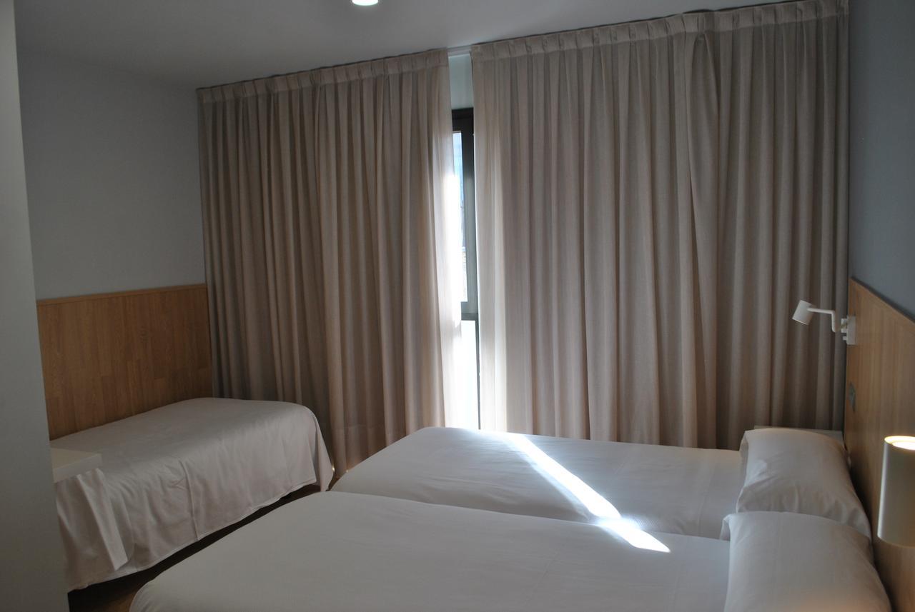 Hostal Universitat サルベラ エクステリア 写真