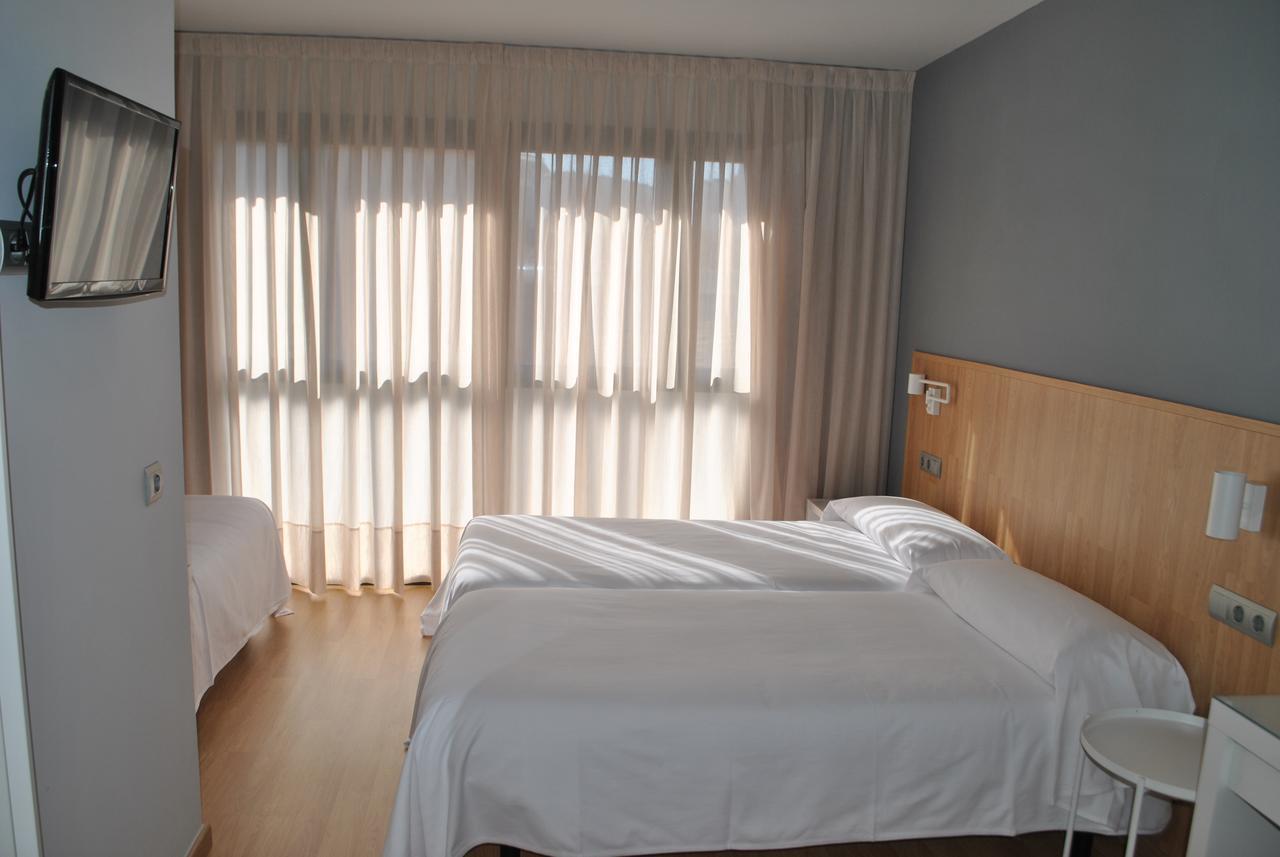 Hostal Universitat サルベラ エクステリア 写真