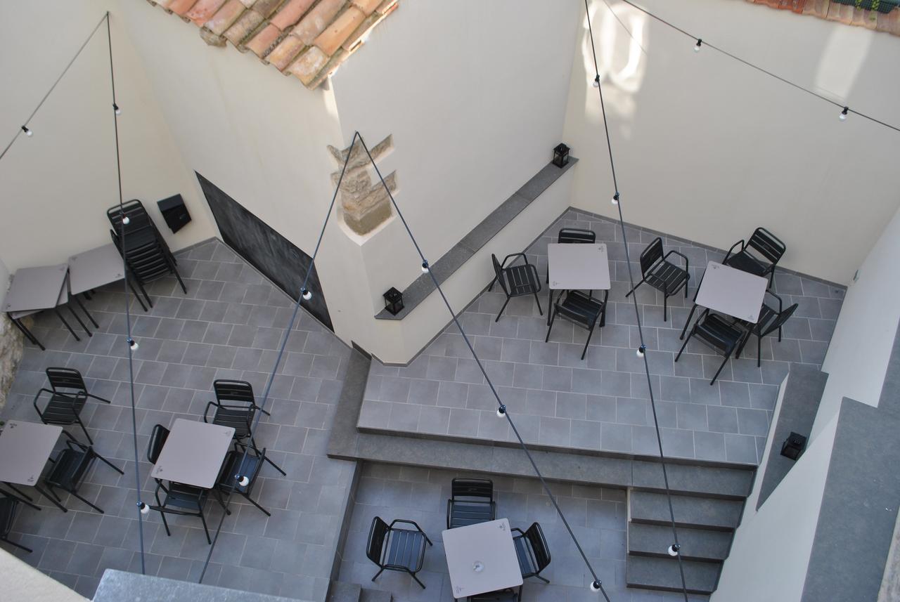 Hostal Universitat サルベラ エクステリア 写真