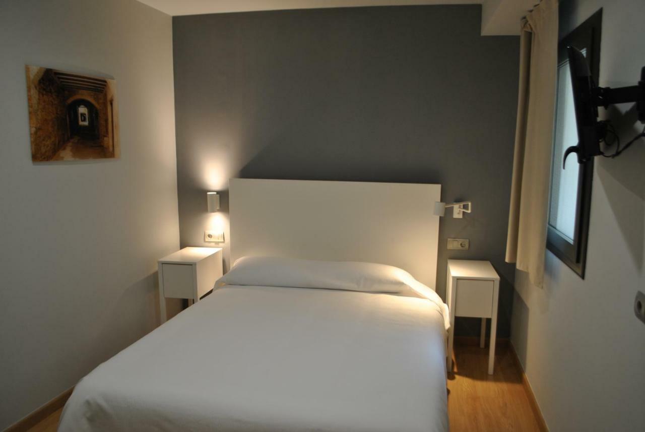 Hostal Universitat サルベラ エクステリア 写真